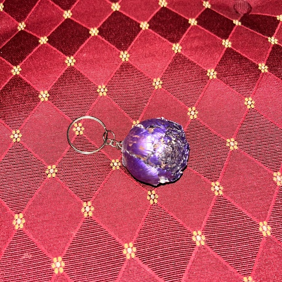 Purple metallic flower key chain - Picture 6 of 8